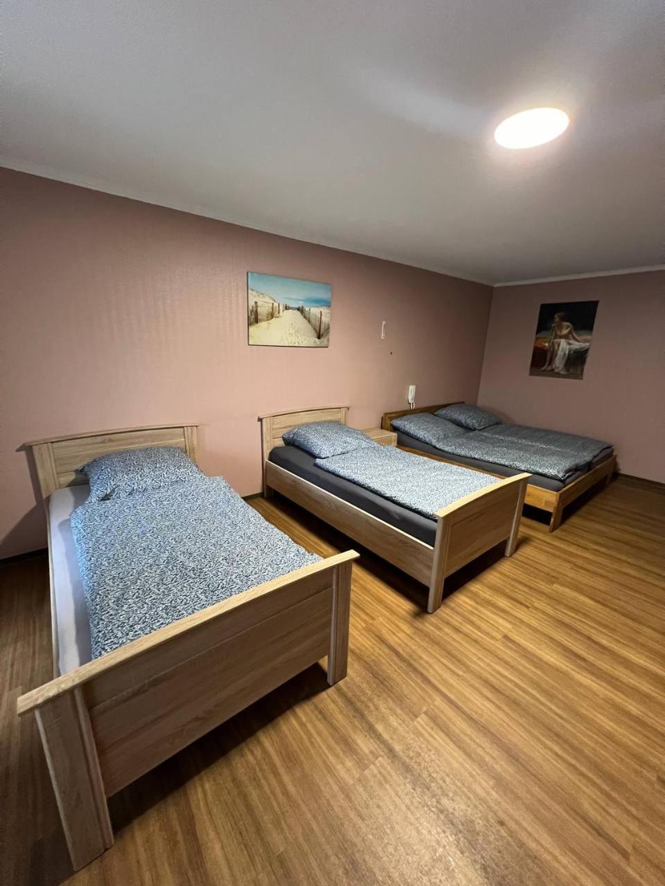 Messe Und Monteurzimmer Sehnde Extérieur photo